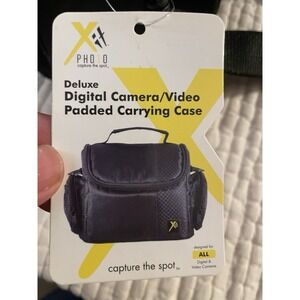 Xit XTCC3 Deluxe Digital Camera/Video Padded Carrying Case, Large (Black)